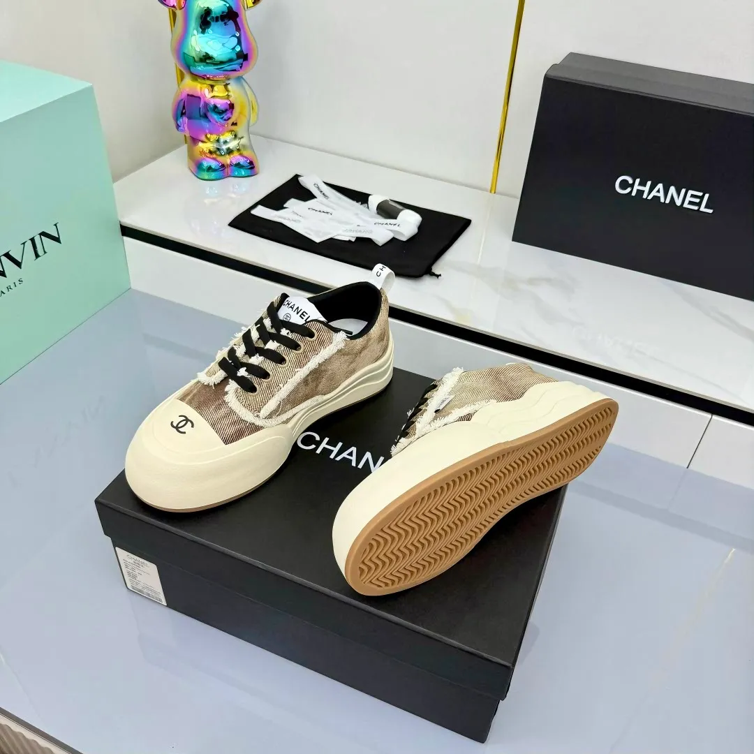 👟👟Ex-factory price 600👟👟 Chanel bread shoes ~ original calfskin panda shoes Chanel 25C latest hot style panda black and white sports shoes casual sneakers Xiaoxiang hot item classic black and white panda color coco girls must pay Fabric: original custom mixed sheepskin lining: original imported breathable mesh lining outsole: Original molded rubber + TPU combination Size: Women's 35-41 Buy now👉